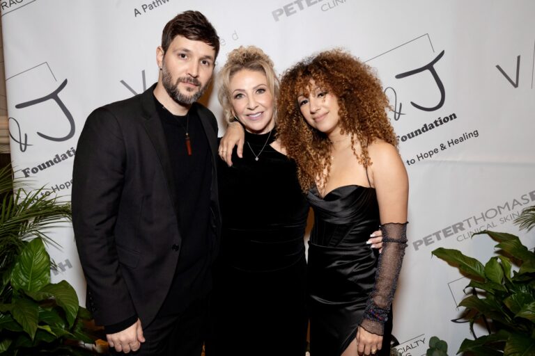 J&J Foundation, Alex, Alex, Roni