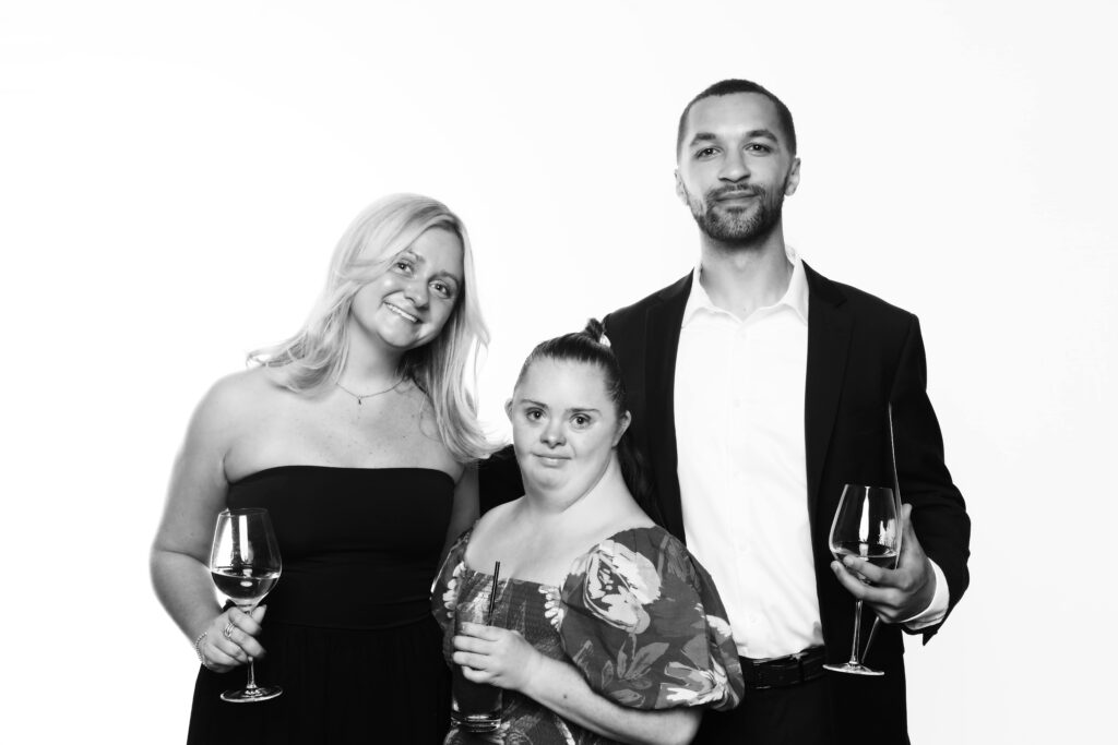 20251011_174355113-min